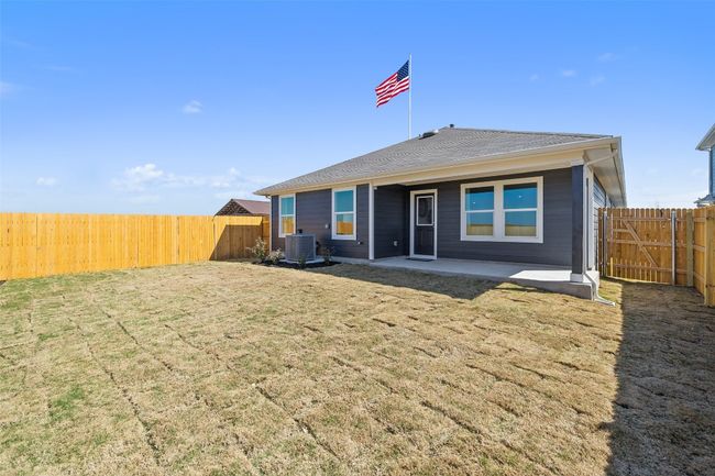827 Arnold Loop, House other with 3 bedrooms, 2 bathrooms and 2 parking in Uhland TX | Image 33