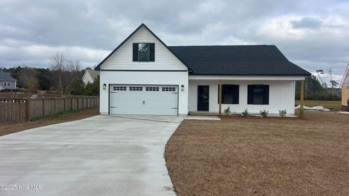 111 Camelot Dr, Holly Ridge, NC, 28445-7958 | Card Image