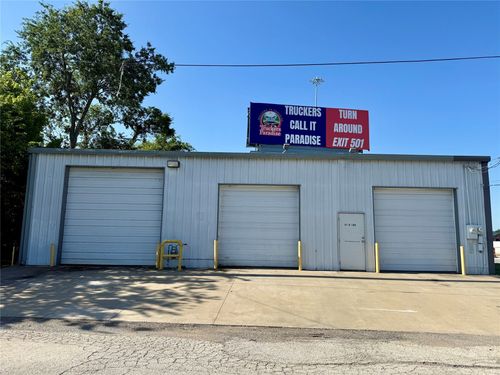 608 N Interstate 35, Gainesville, TX, 76240-3158 | Card Image