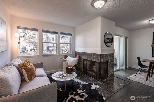 unit-17-2001 E Yesler Way, Seattle, WA, 98122-5849 | Card Image