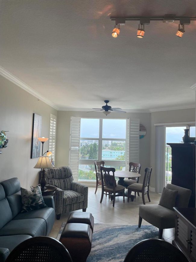 APT-623 - 806 E Windward Way, Condo with 2 bedrooms, 2 bathrooms and null parking in Lantana FL | Image 4