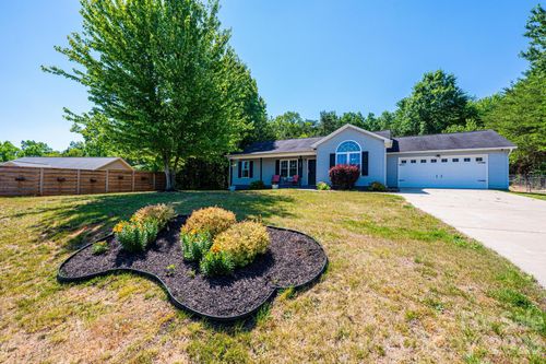 205 Winding Cedar Dr, Statesville, NC, 28677-8451 | Card Image