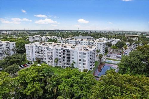 c-601-494 Nw 165th Street Rd, Miami, FL, 33169-6465 | Card Image