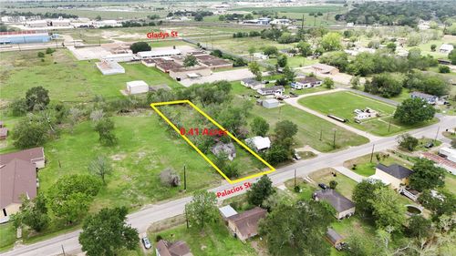 710 Palacios Street, El Campo, TX, 77437 | Card Image