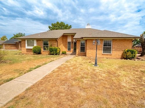 3201 Creekwood Ct, Norman, OK, 73072-3306 | Card Image