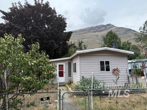 809 Well St, Riggins, ID, 83549-1000 | Card Image