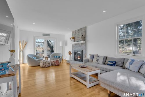 1 Beamon Meadow Pl, Old Saybrook, CT, 06475-2645 | Card Image