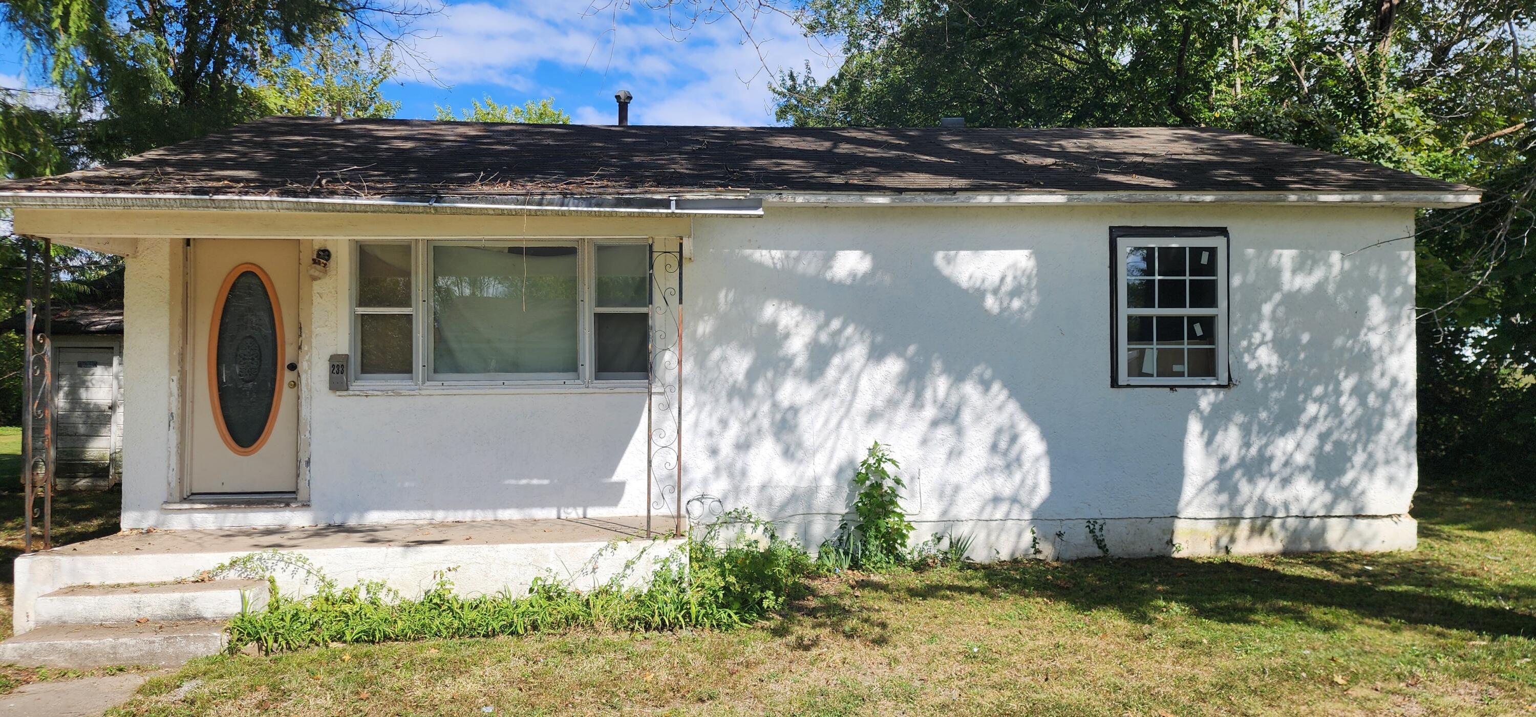 Harker St, Mountain Grove, MO 65711