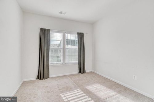 24652 Hutchinson Farm Dr, STERLING, VA, 20166-2682 | Card Image