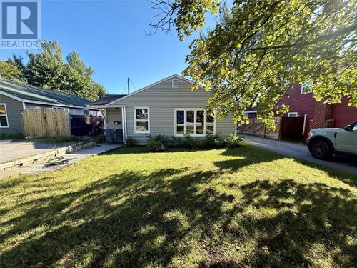 120 East Valley Road, Corner Brook, NL, A2H2L2 | Card Image