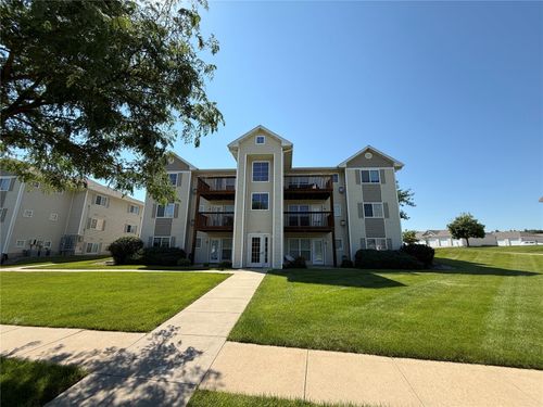 12-6615 Creekside Drive Ne, Cedar Rapids, IA, 52402 | Card Image