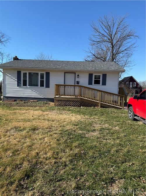 506 N College Ave, Salem, IN, 47167-2204 | Card Image