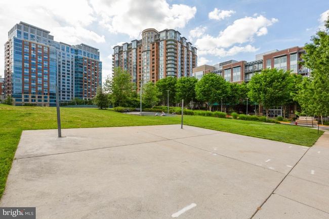 APT-217 - 8220 Crestwood Heights Dr, Condo with 2 bedrooms, 2 bathrooms and null parking in MCLEAN VA | Image 33