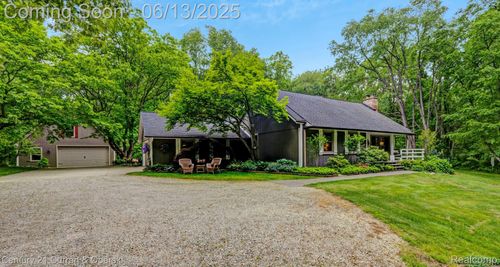 2886 Lorien Dr, Milford, MI, 48381-4906 | Card Image