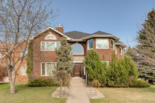 34 Christie Estate Gardens Sw, Calgary, AB, T3H2R4 | Card Image