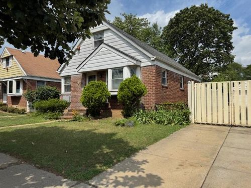 80 257th St, Glen Oaks, NY, 11004-1230 | Card Image