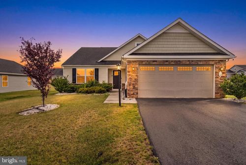 16 Opulent Ct, HEDGESVILLE, WV, 25427-4900 | Card Image