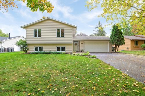 10359 Huntington Dr, Eden Prairie, MN, 55347-4937 | Card Image