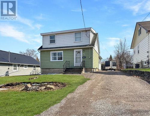 325 Joffre Ave, Renfrew, ON, K7V3L6 | Card Image
