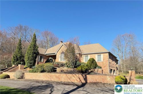 235 Wolf Hollow Rd, Lake Harmony, PA, 18624-2122 | Card Image