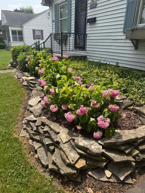 2263 Barnard St, Saginaw, MI, 48602-5004 | Card Image