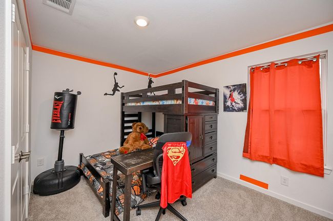Upstairs Bedroom | Image 14