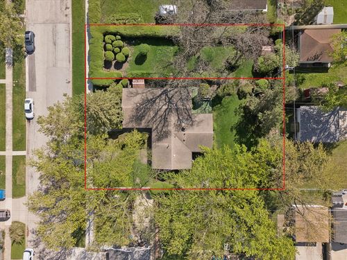 9135 26th Place, Brookfield, IL, 60513 | Card Image