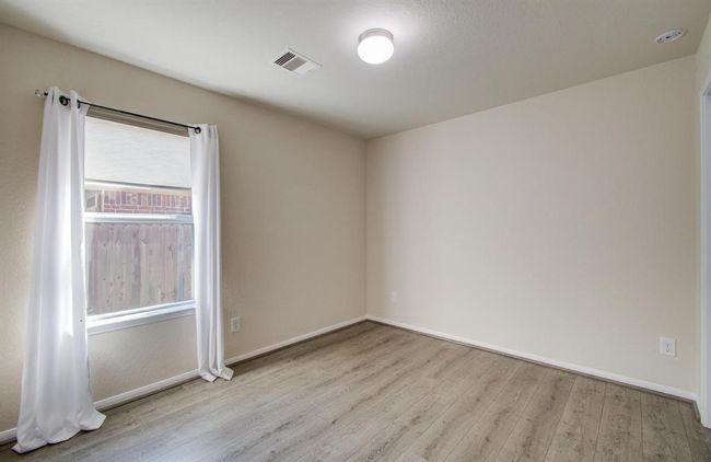 Third bedroom. | Image 33