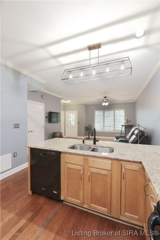 Nice Breakfast Bar seating | Image 12