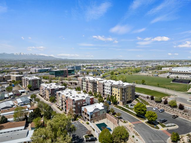 202 - 170 W Albion Village Way, Condo with 3 bedrooms, 2 bathrooms and null parking in Sandy UT | Image 7