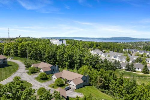 2015 Woods Ln, Petoskey, MI, 49770-8065 | Card Image