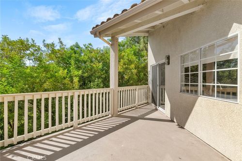 tl307-631 Oak Run Trl, Oak Park, CA, 91377-5618 | Card Image