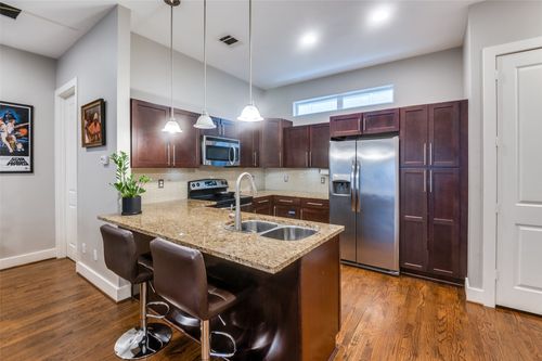 7-5618 Lindell Ave, Dallas, TX, 75206-8536 | Card Image