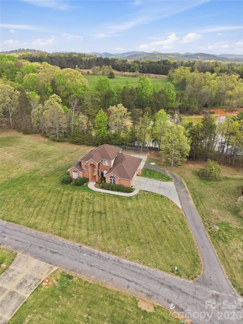 48 Oakdale Dr, Taylorsville, NC, 28681-8310 | Card Image