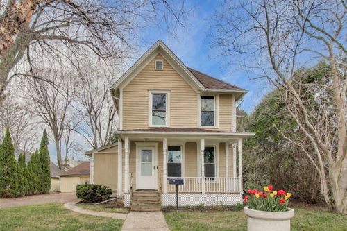 405 Brown St, Harvard, IL, 60033-2338 | Card Image