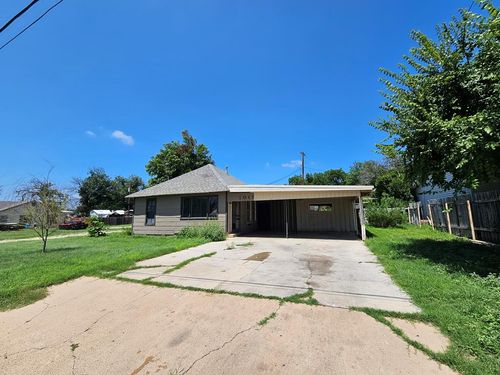 1011 S Crockett Ave, Sonora, TX, 76950-7836 | Card Image