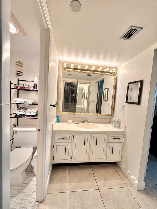 APT-712 - 1100 Saint Charles Pl, Condo with 2 bedrooms, 2 bathrooms and null parking in Pembroke Pines FL | Image 15
