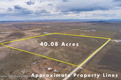 305 Snowmobile Lane, Pinedale, WY, 82941 | Card Image