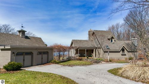 470 S Donnybrook Rd, Suttons Bay, MI, 49682-9621 | Card Image