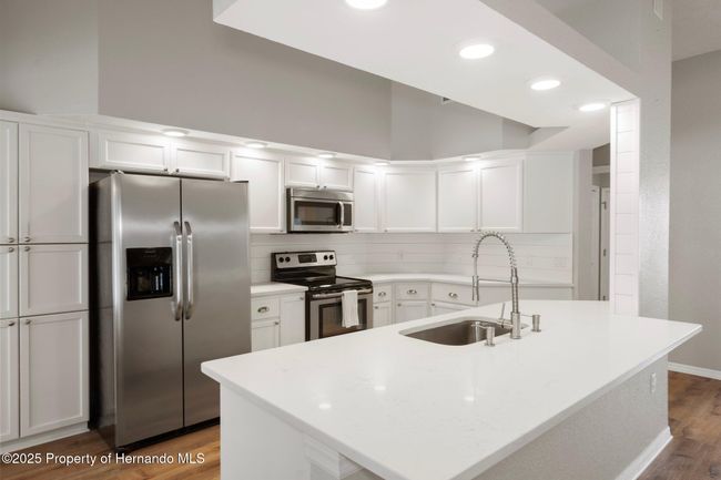 11242 Riddle Dr, House other with 3 bedrooms, 3 bathrooms and null parking in SPRING HILL FL | Image 20