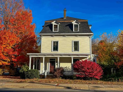 525 Main St, Kentville, NS, B4N1L4 | Card Image