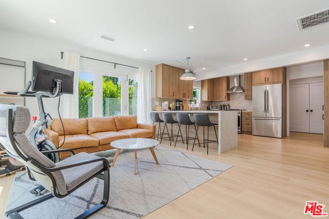 5737 Allott Ave, House other with 6 bedrooms, 6 bathrooms and 2 parking in Sherman Oaks CA | Image 34