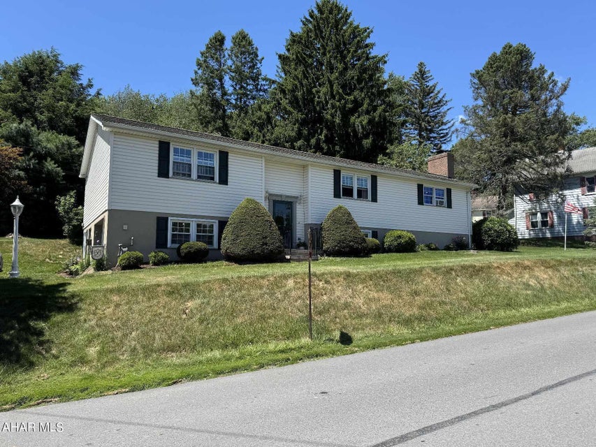 Tanner St, Ebensburg, PA 15931