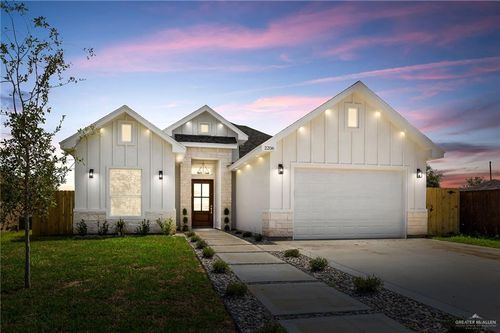 2206 Washington Ave, Mission, TX, 78572-2518 | Card Image