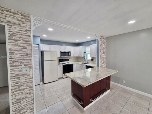 201-4159 Nw 90th Ave, Coral Springs, FL, 33065-1795 | Card Image