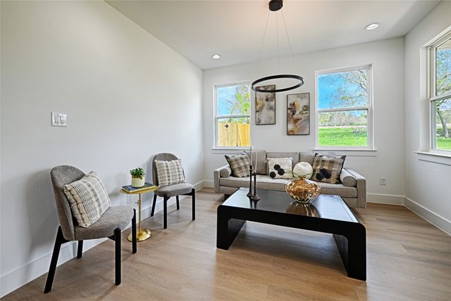 Extra living or dining | Image 4
