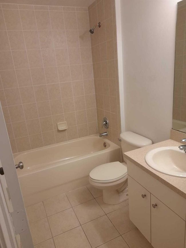 APT-1402 - 2928 Hidden Hills Rd, Condo with 3 bedrooms, 3 bathrooms and null parking in West Palm Beach FL | Image 12