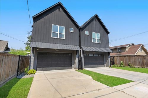 7033 Avenue L, Houston, TX, 77011-2757 | Card Image
