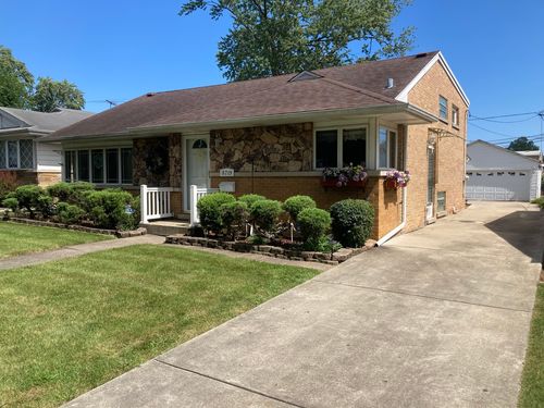 8719 N Oriole Ave, Niles, IL, 60714-2028 | Card Image