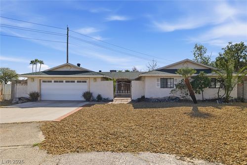 3040 Westwind Rd, Las Vegas, NV, 89146-6859 | Card Image